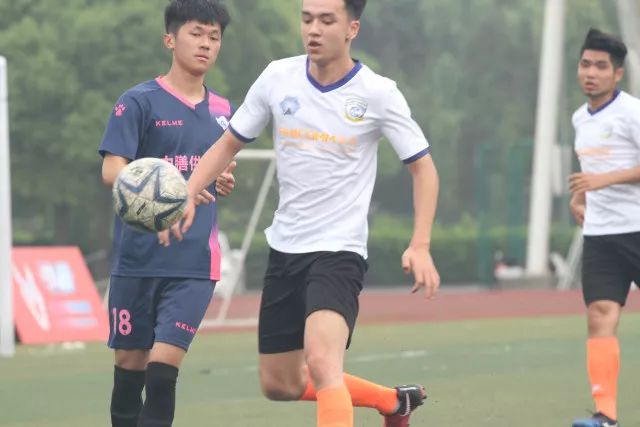 德甲第七轮综述：拜仁重返榜首，勒沃库森遭遇惨败
